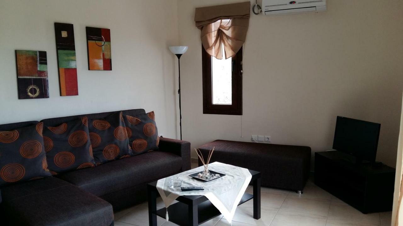 Gougousis Apartments Kaloyiros Zewnętrze zdjęcie