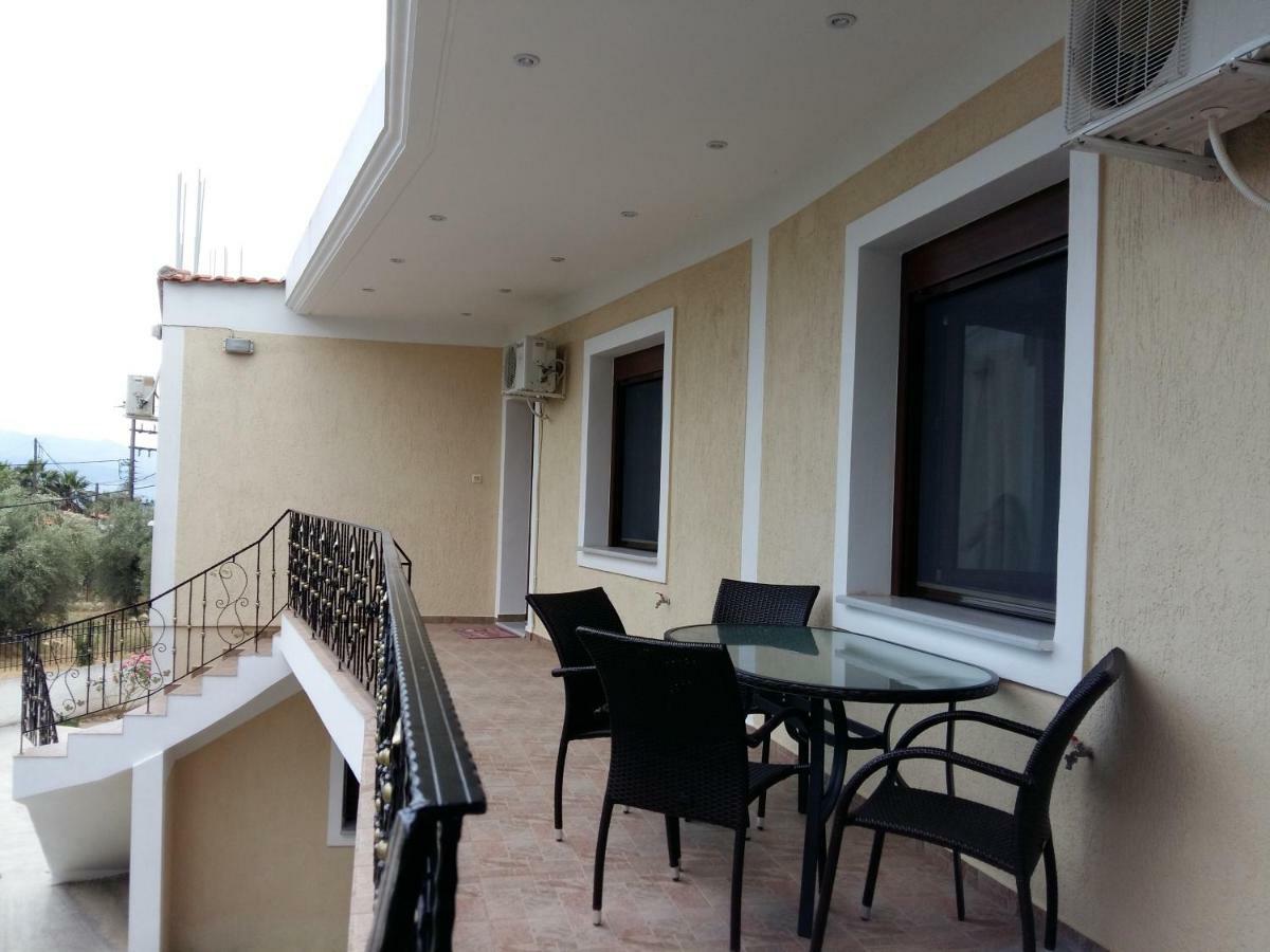 Gougousis Apartments Kaloyiros Zewnętrze zdjęcie